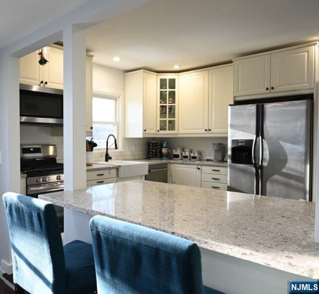 Ramsey, New Jersey 07446, United States, 4 Bedrooms Bedrooms, ,2 BathroomsBathrooms,Residential,Pending,77720