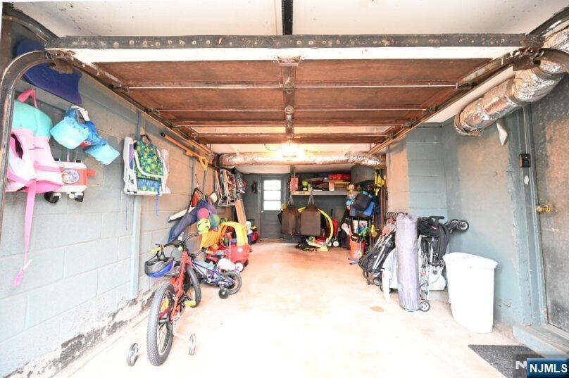 Ramsey, New Jersey 07446, United States, 4 Bedrooms Bedrooms, ,2 BathroomsBathrooms,Residential,Pending,77720