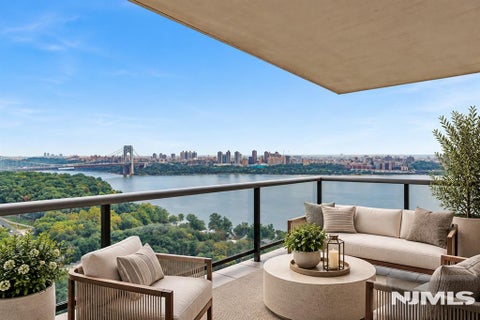 Photo of 1512 Palisade Avenue #16G, Fort Lee, NJ 07024 (MLS # 26037536)