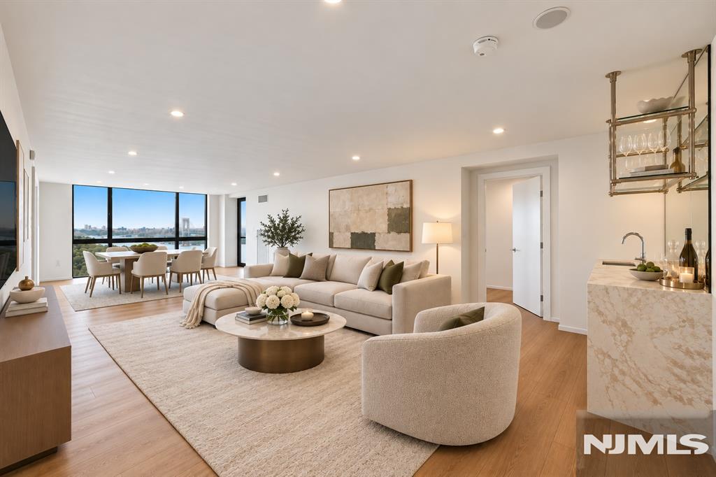 1512 Palisade Avenue 16G