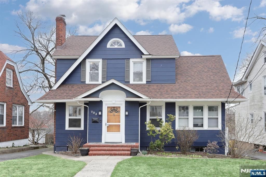 Photo of 703 Linden Avenue, Teaneck, NJ 07666 (MLS # 26006583)