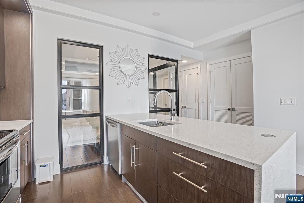 6401 Park Avenue 401