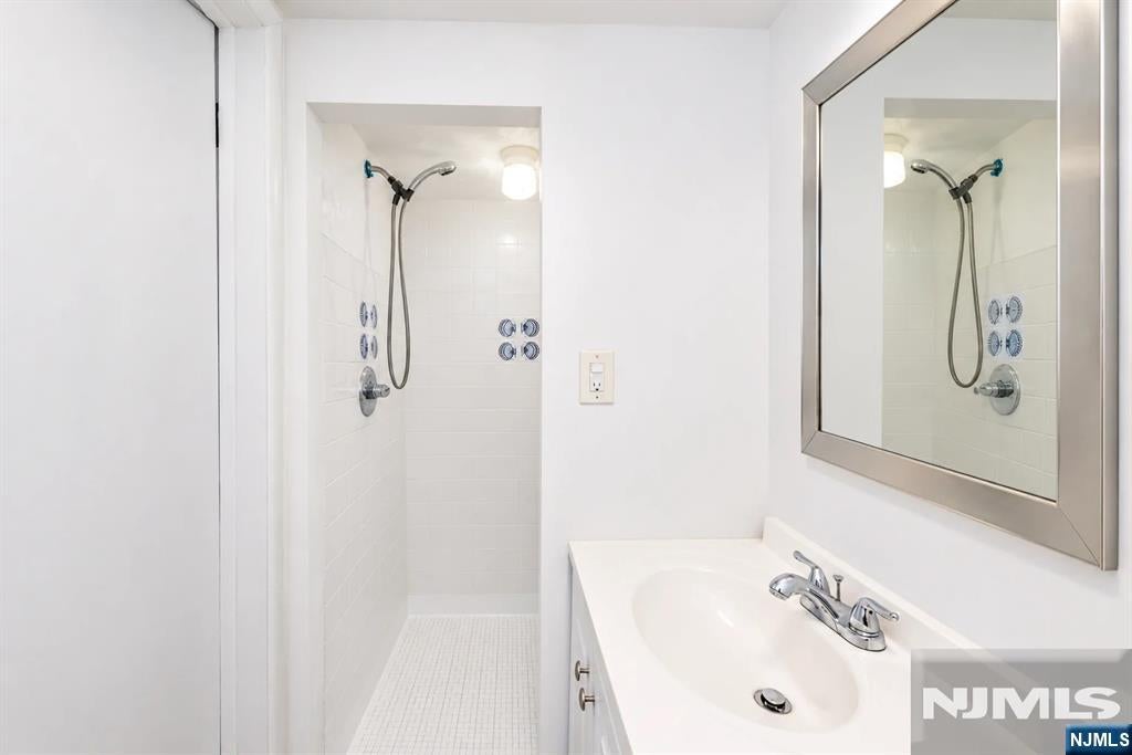 305 Eastern Parkway
