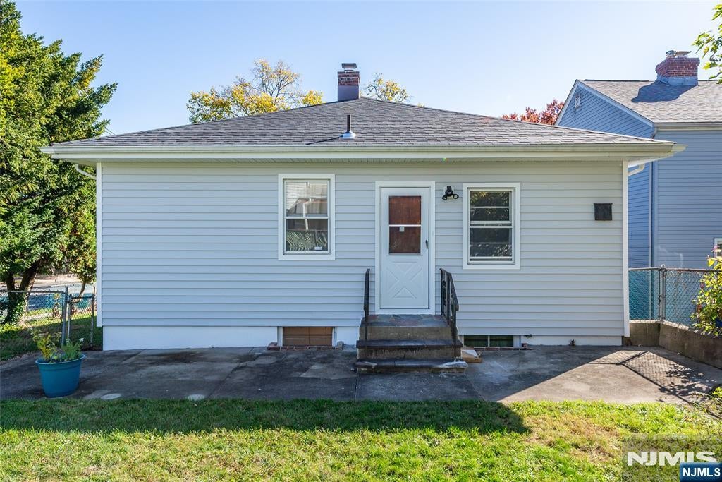 305 Eastern Parkway