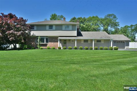 789 Charnwood Drive Wyckoff NJ 07481