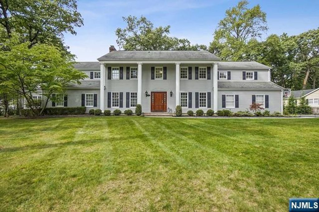 Photo of 406 Carriage Lane, Wyckoff, NJ 07481 (MLS # 25029694)