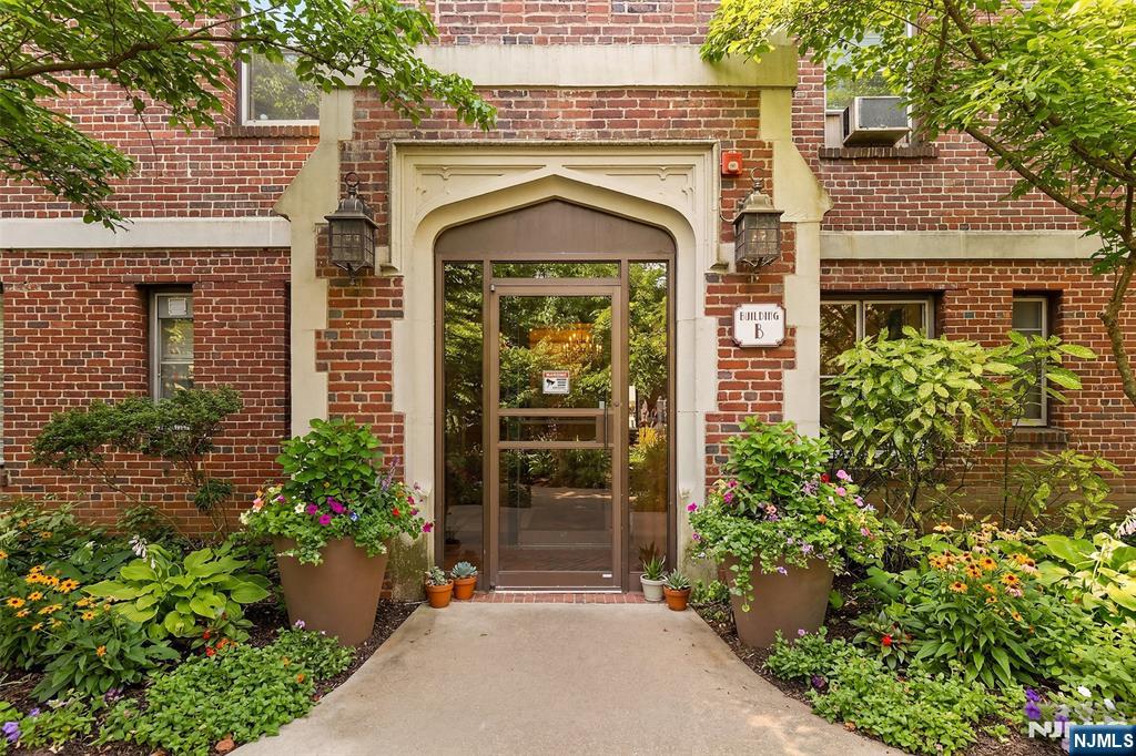 100 Palisade Avenue B51