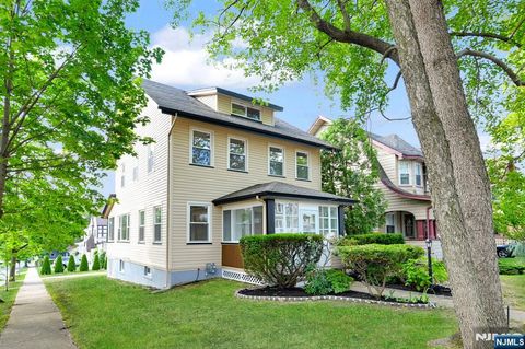 Photo of 195 Sylvan St, Rutherford, NJ 07070 (MLS # 25026450)