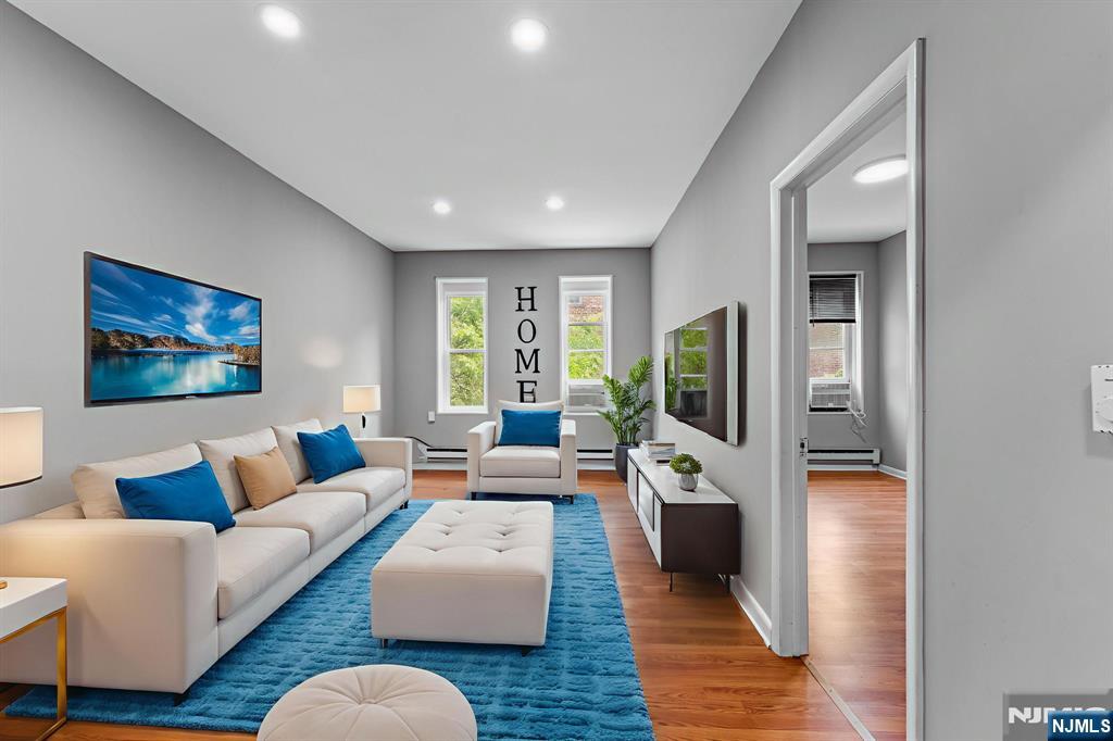 248 Clendenny Avenue 4, Jersey City, New Jersey - 1 Bedrooms  
1 Bathrooms - 