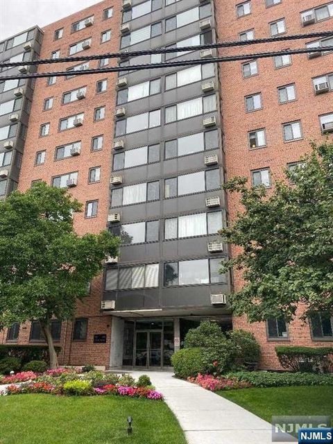 Photo of 90 Prospect Avenue #6F, Hackensack, NJ 07601 (MLS # 26024169)