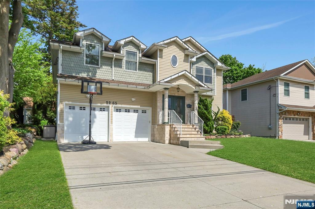 12-65 Burbank Street