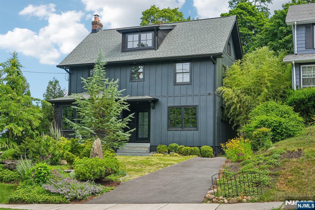 63 Ravine Avenue