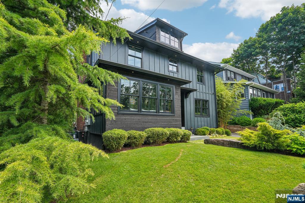 63 Ravine Avenue