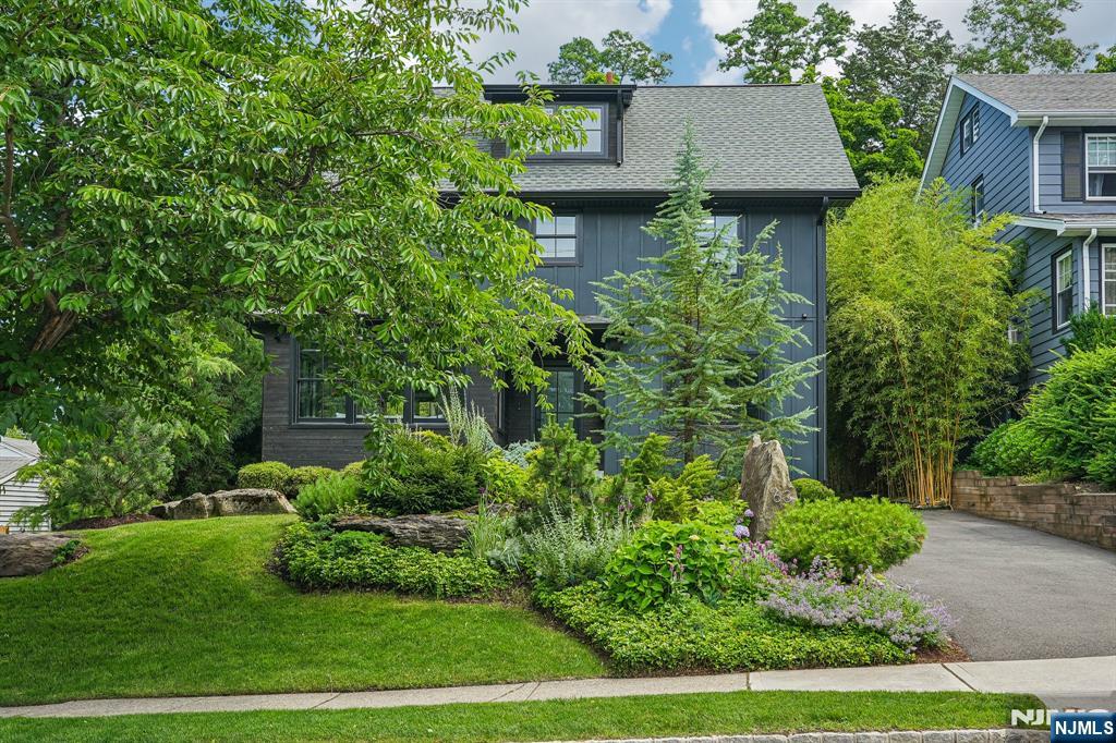 63 Ravine Avenue