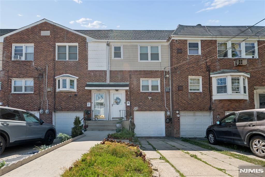 Photo of 106 Country Village Road, Jersey City, NJ 07305 (MLS # 26023433)