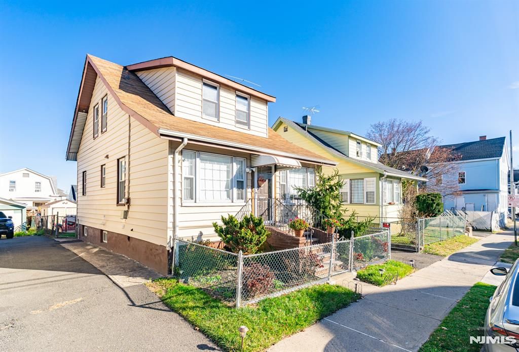 Photo of 130132 Lily Street, Paterson, NJ 07522 (MLS # 25042777)