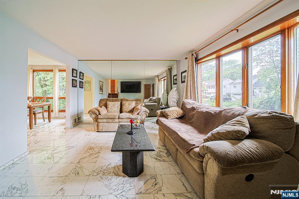 728 Lancaster Road