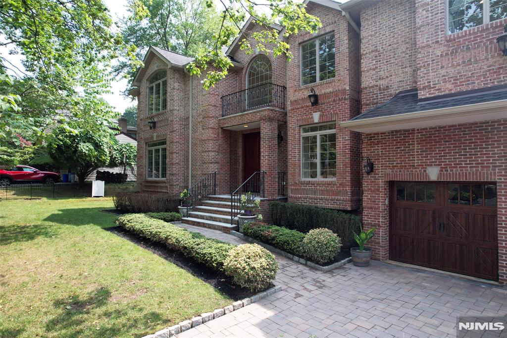 186 Hickory Lane