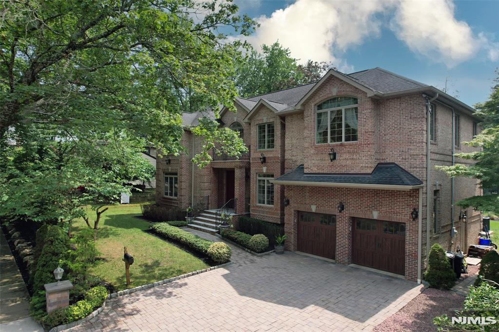 186 Hickory Lane