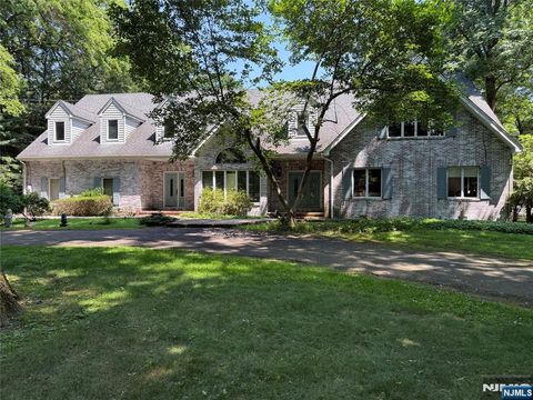 25 Ackerman Road Saddle River NJ 07458