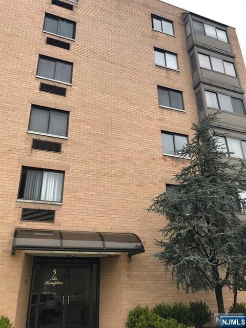 Photo of 5 Linden #5B, Hackensack, NJ 07601 (MLS # 26032919)