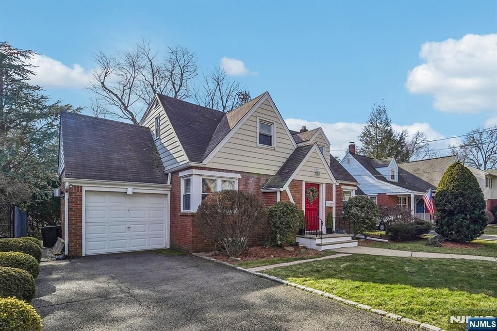 Photo of 15 Dunn Place, Dumont, NJ 07628 (MLS # 26001776)