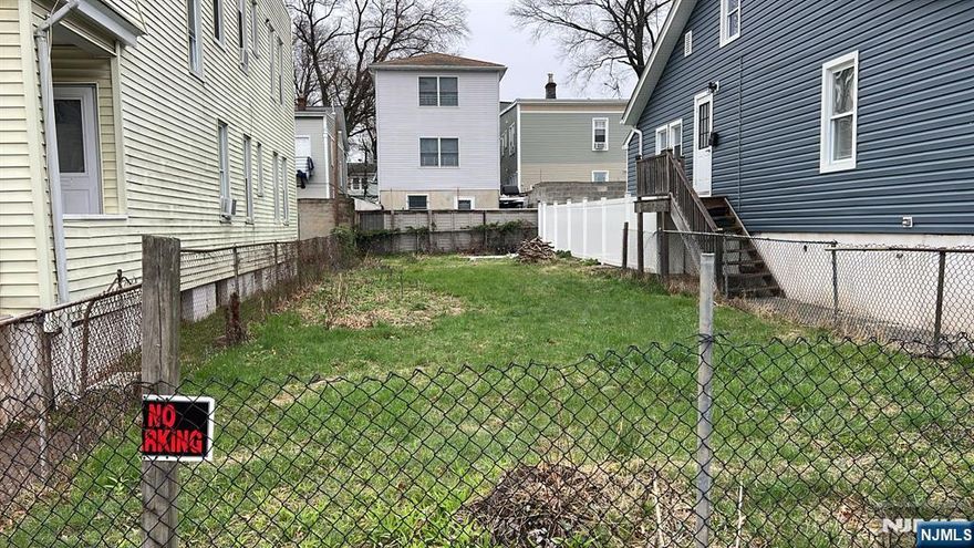 Vacant Lot for Sale 25 x 100 lot. This vacant lot is close to major highways, public transportation, and local amenities. Buyer to verify zoning and permitted uses.