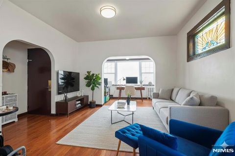 Photo of 436 Undercliff Ave #1, Edgewater, NJ 07020 (MLS # 25043084)