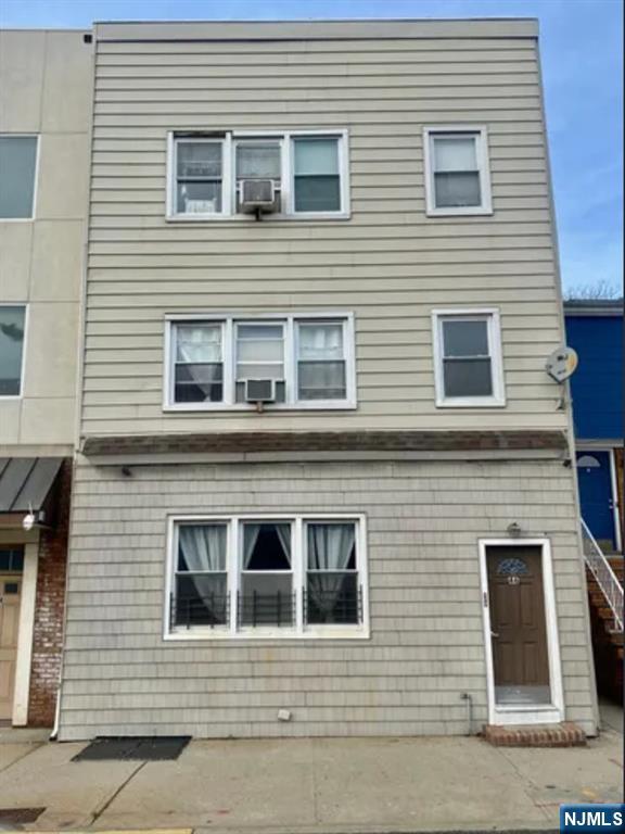 Rental Property at 46 Harrison Ave 1, Harrison, New Jersey - Bedrooms: 2 
Bathrooms: 1 
Rooms: 4  - $2,000 MO.