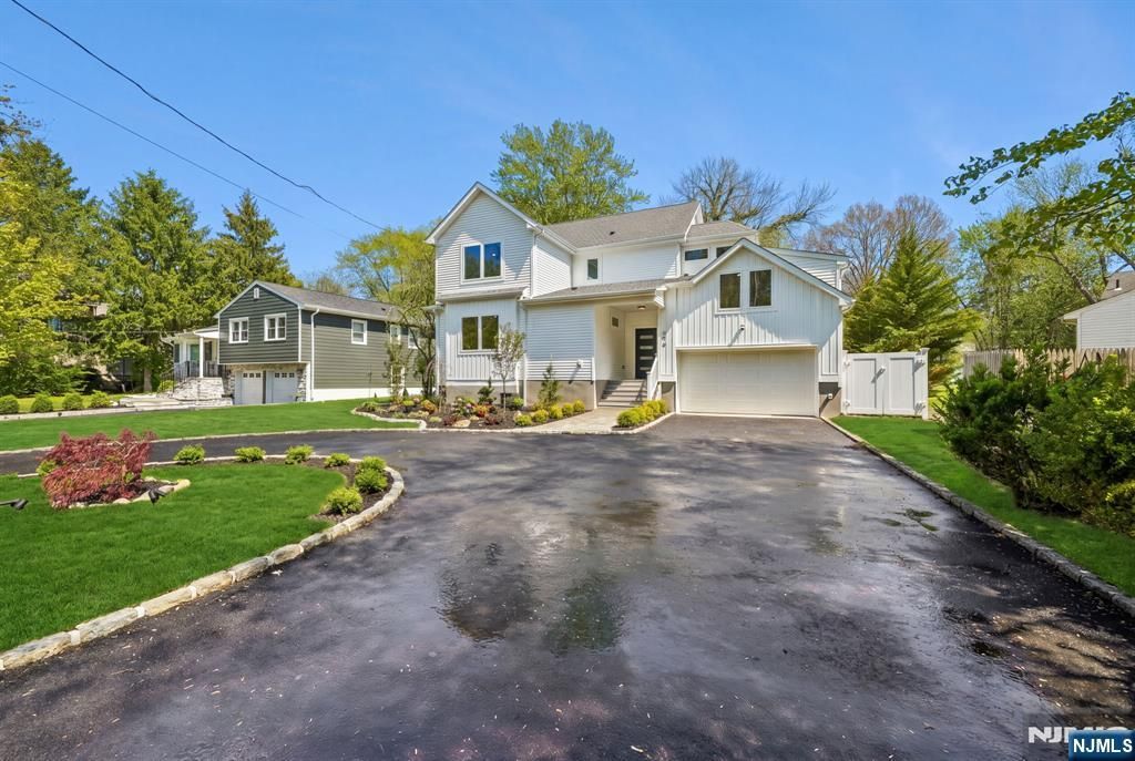 Photo of 596 White Oak Ridge Road, Millburn, NJ 07078 (MLS # 26016230)