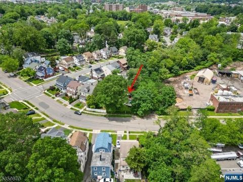 103 Midland Avenue East Orange NJ 07017