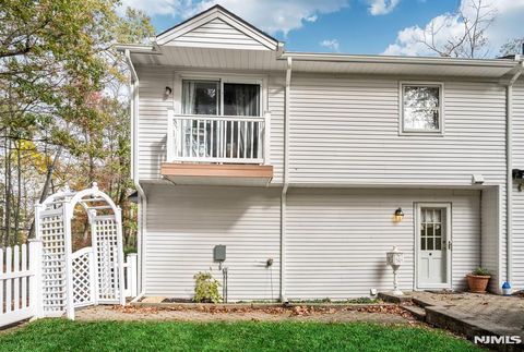 Photo of 612 High Mountain Rd, Franklin Lakes, NJ 07417 (MLS # 25038918)