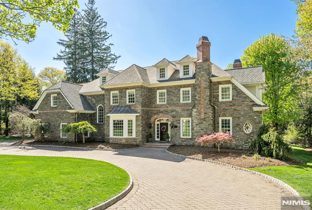268 Woodside Avenue