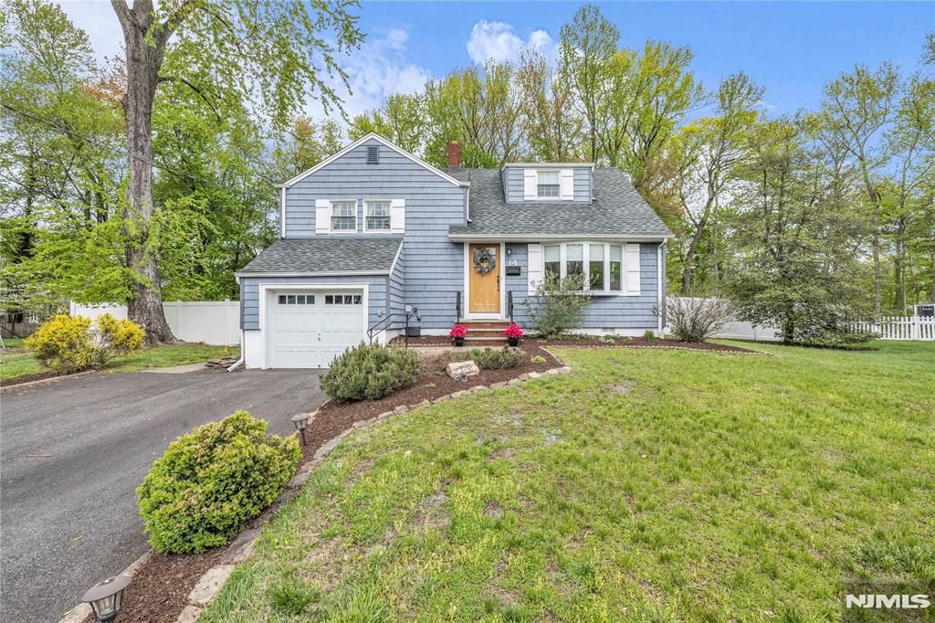 Photo of 14 Meadow Drive, Little Falls, NJ 07424 (MLS # 26015412)