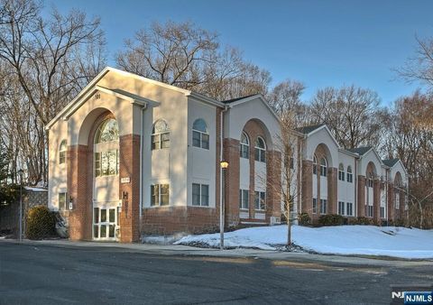 Photo of 504 Hamburg Turnpike #102B, Wayne, NJ 07470 (MLS # 26001036)