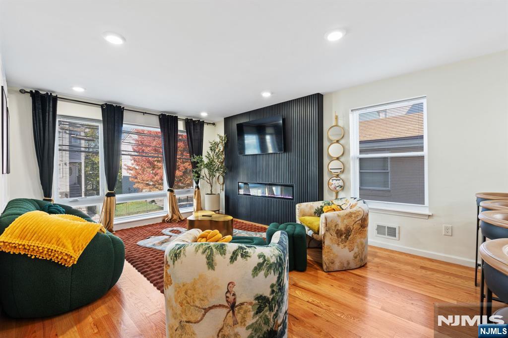 394 9th Street