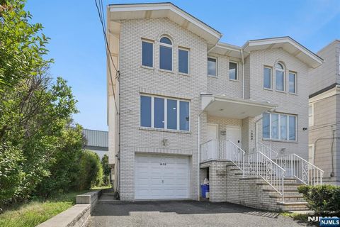1670 Maple Street Fort Lee NJ 07024