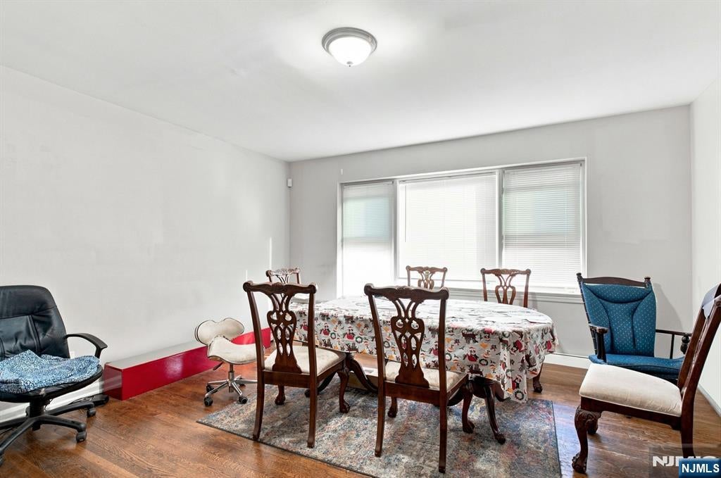 120-122 Tuxedo Parkway