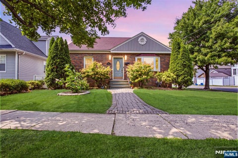 Photo of 640 New York Avenue, Lyndhurst, NJ 07071 (MLS # 26031250)