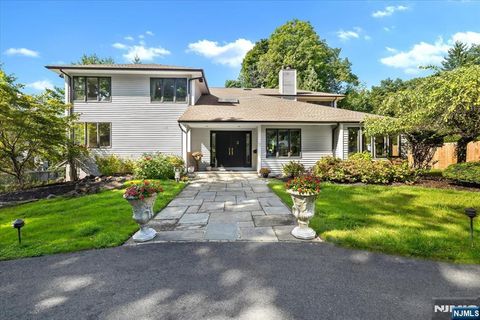 3 Forest Road Tenafly NJ 07670