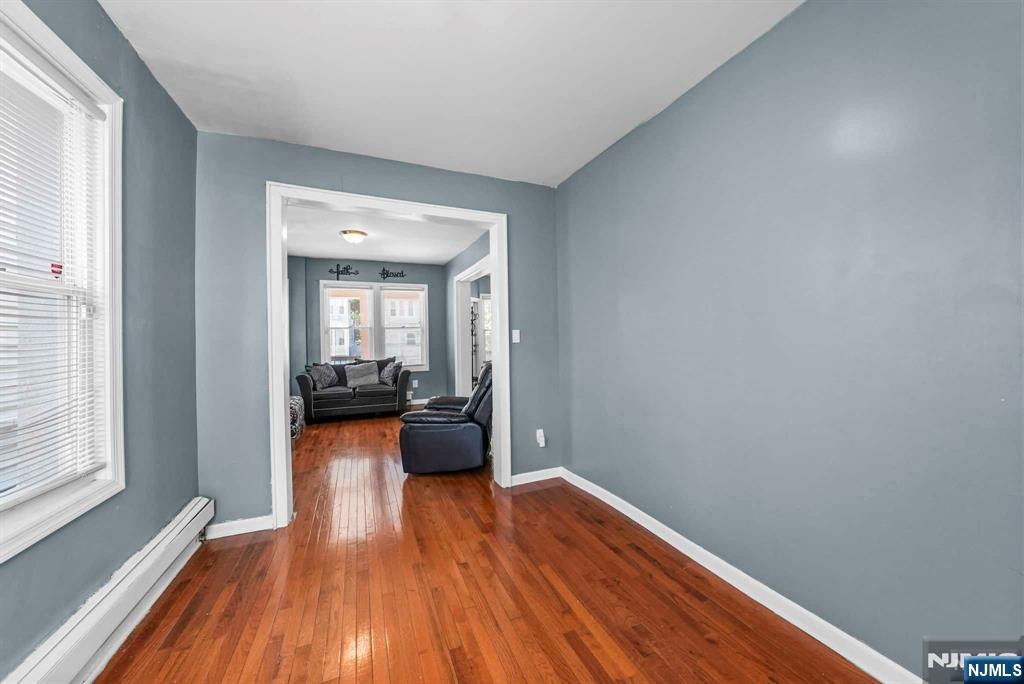 East Orange, New Jersey 07017, United States, 4 Bedrooms Bedrooms, ,2 BathroomsBathrooms,Residential,Active,99560