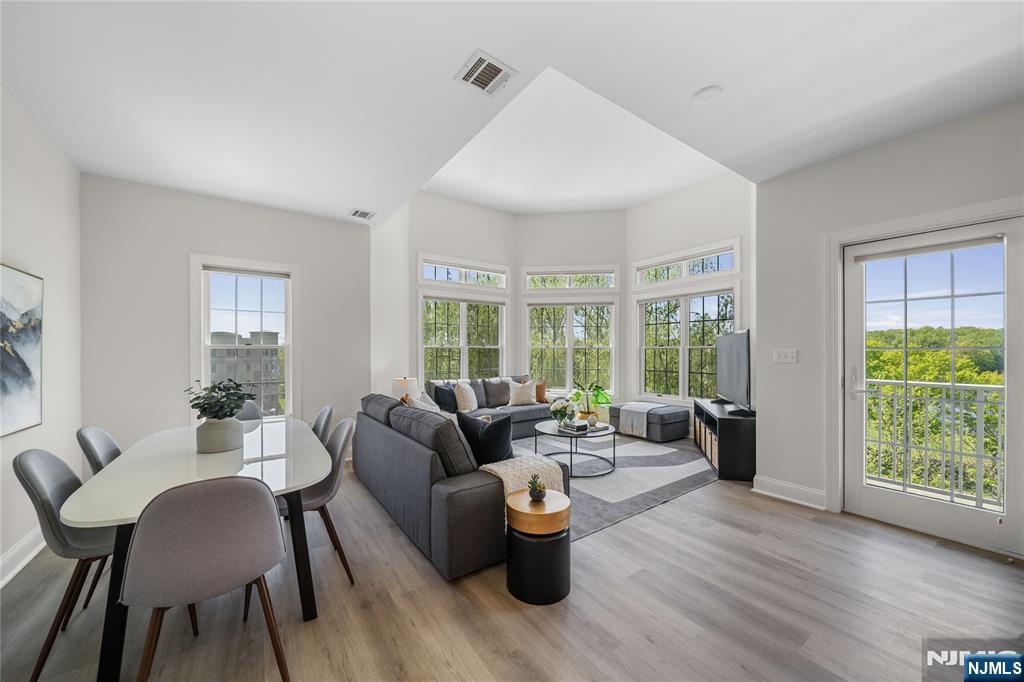 1415 Windsor Park Court 415
