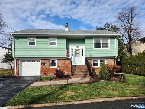 12 Henches Place, Little Ferry, NJ 07643 - MLS#: 25015509