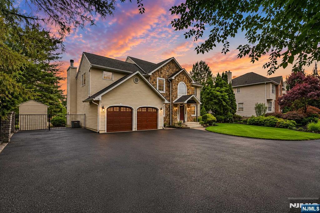 5 Gates Place