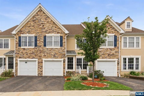 Photo of 16 Magnolia Way, North Haledon, NJ 07508 (MLS # 26035389)