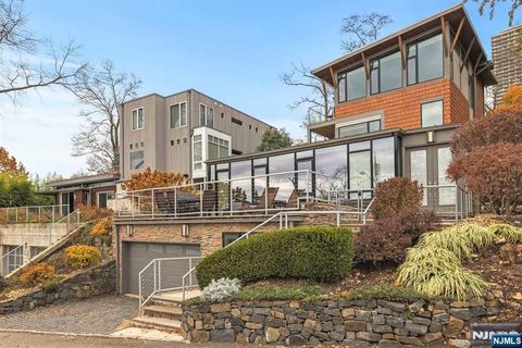 41 Colony Road Edgewater NJ 07020