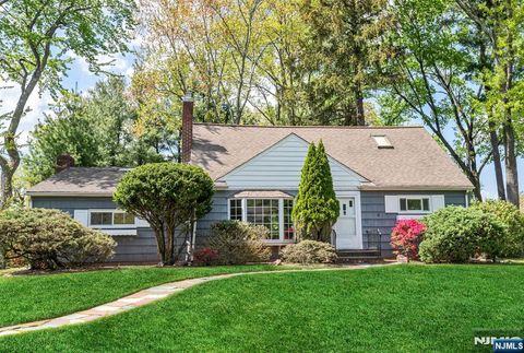 17 Cypress Place Demarest NJ 07627