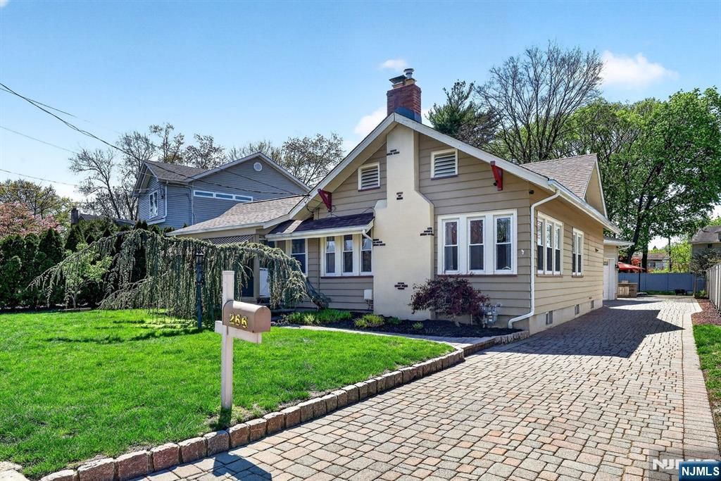 Photo of 266 Central Avenue, Paramus, NJ 07652 (MLS # 26014226)