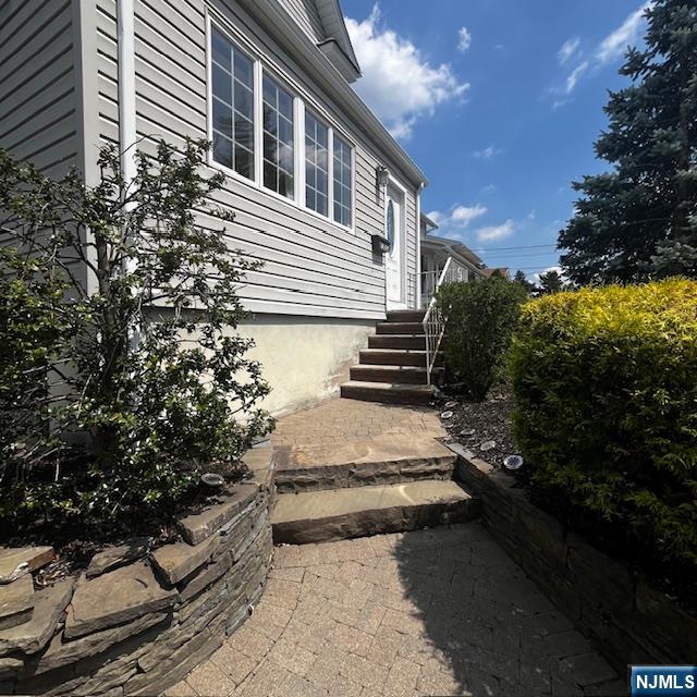 105 Hickory Avenue