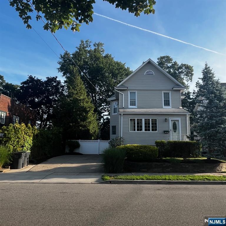 105 Hickory Avenue